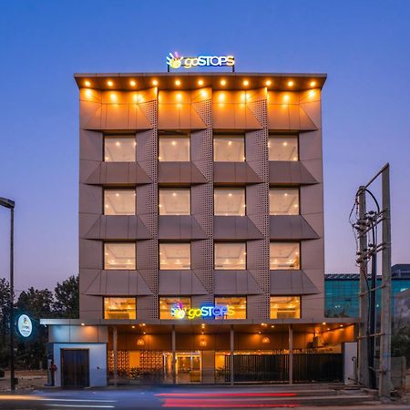 A Pousada Gostops Gurugram Gurgaon Exterior foto